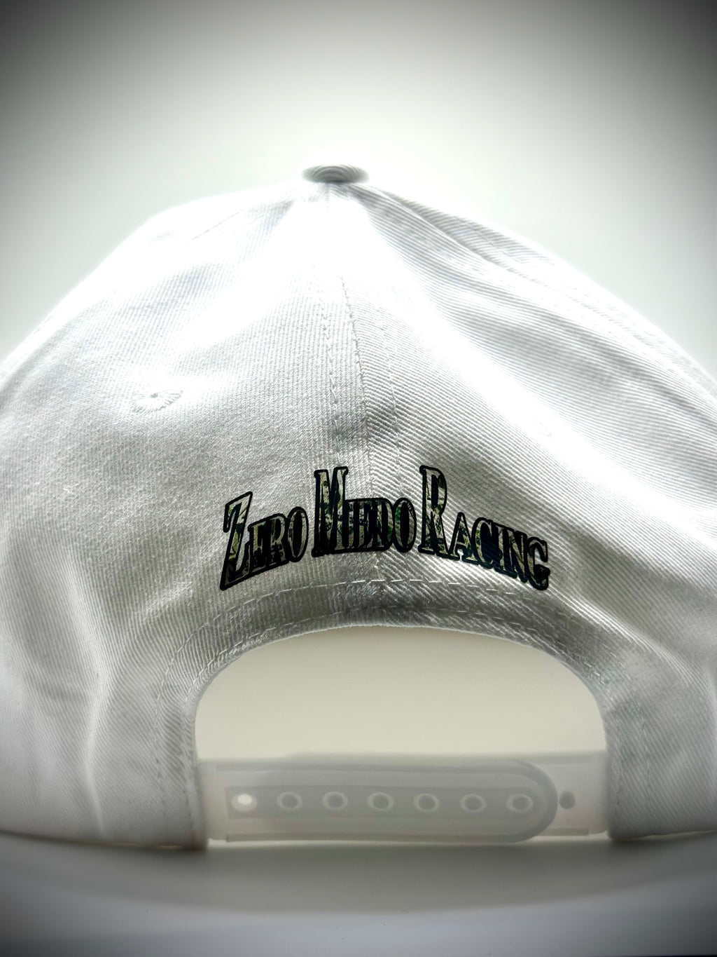 ZeroMiedoRacing White Hat